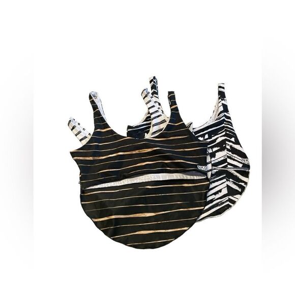 NKD X MVMNT lot medium x3 Tops - Picture 3 of 3